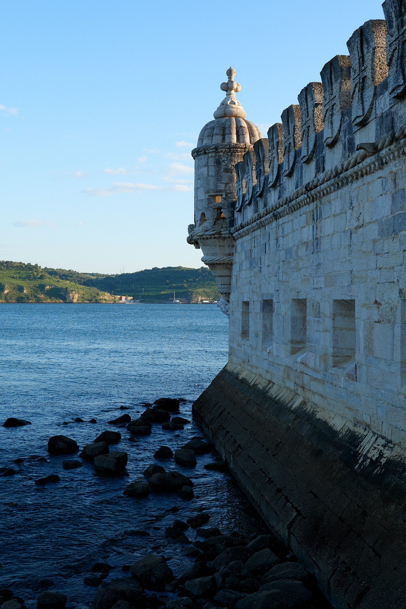 LOREM IPSUM IS SIMPLY